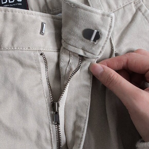 Urban Outfitters BDG Women's Beige Loose Boyfriend Chino/Khakis Wide Leg, Size 4 - Picture 3 of 9